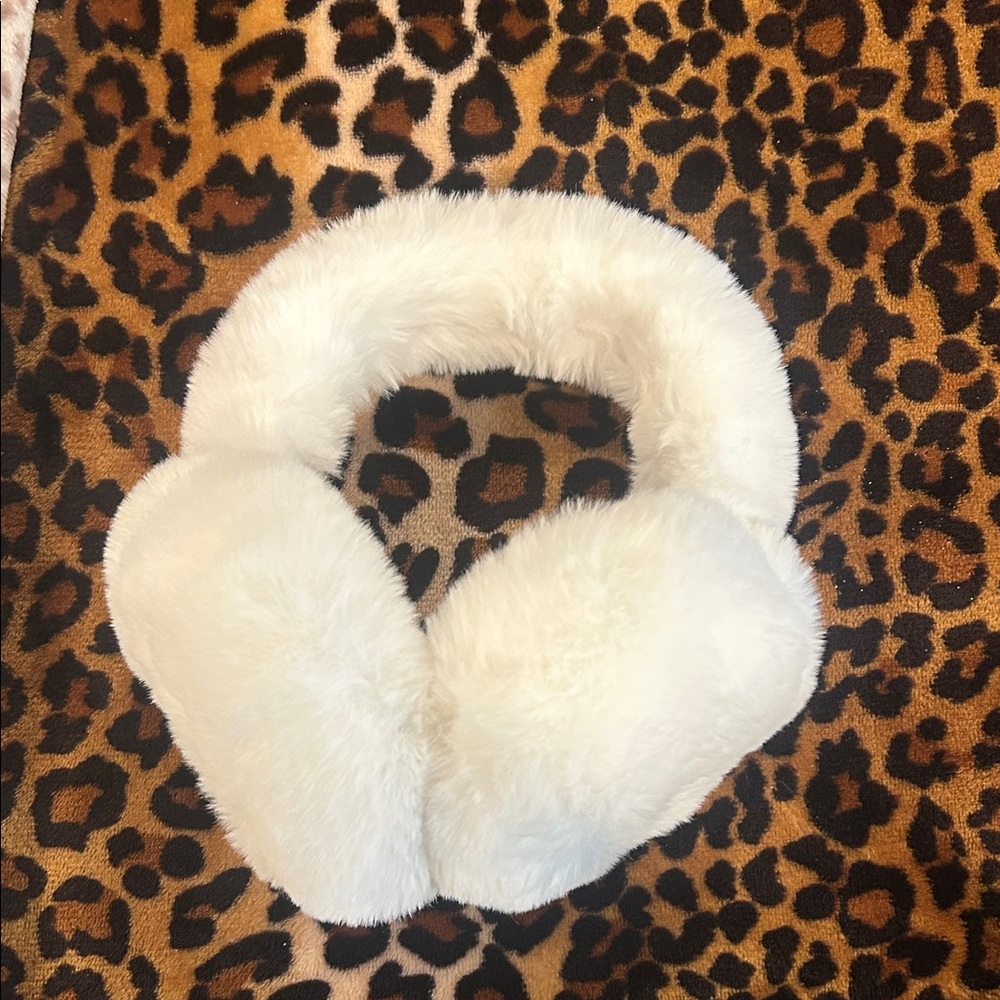 Plush White Faux Fur women Earmuffs brand new!